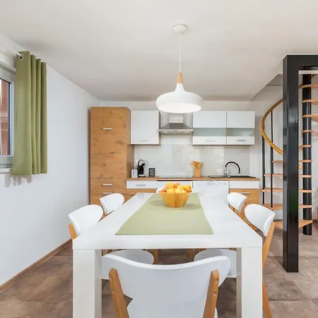 Holiday home Dori With Private Pool Fazana