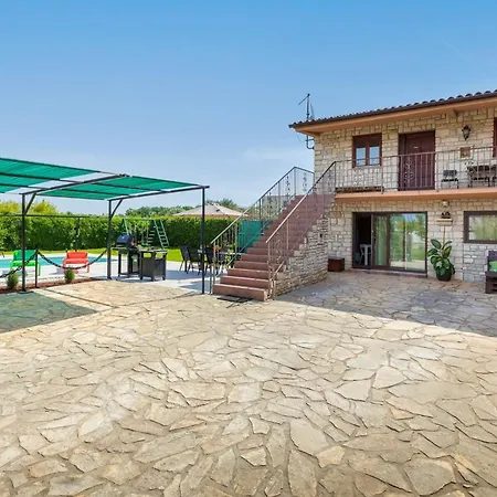 Dori With Private Pool Fažana